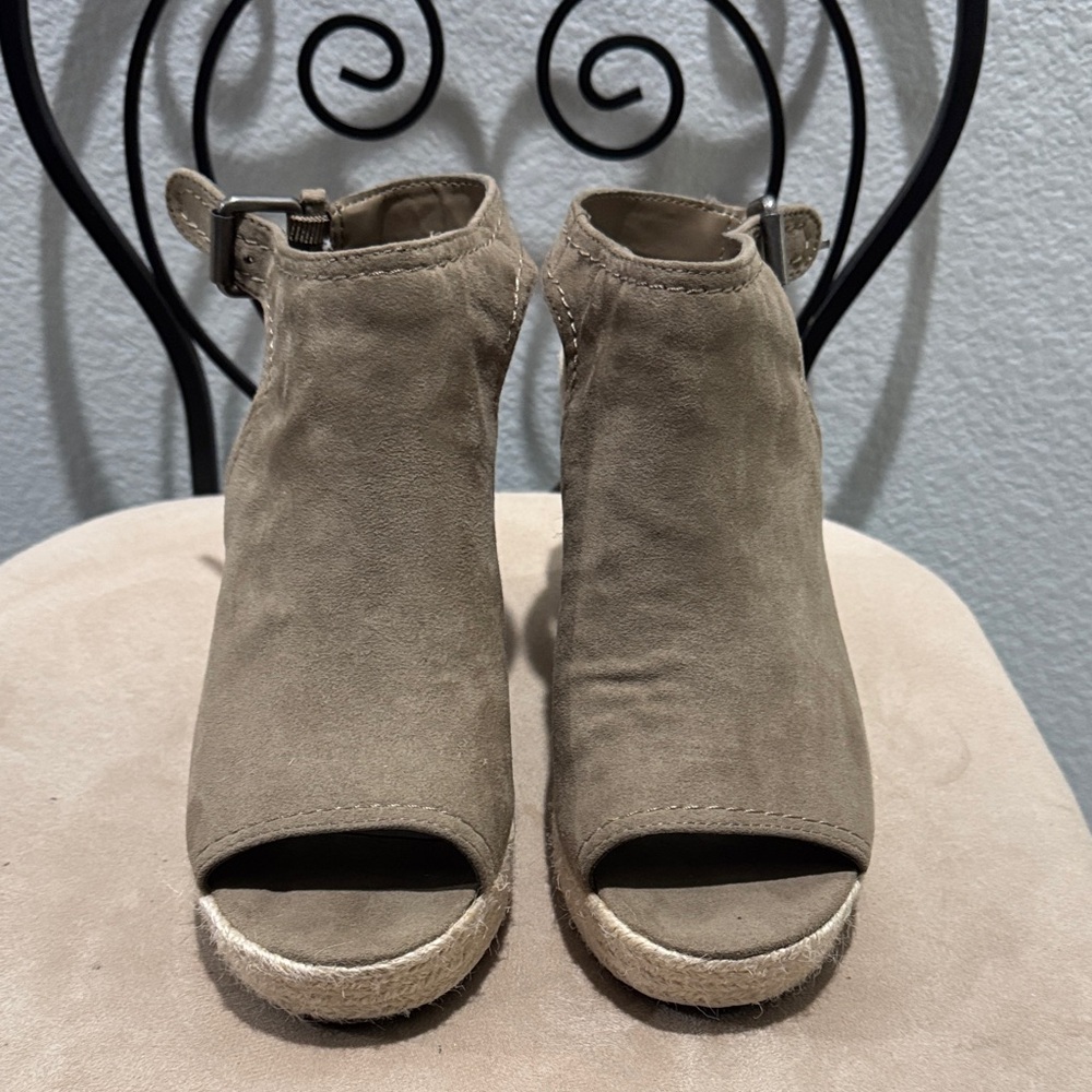 Universal Thread Taupe Peep-Toe Ankle Booties